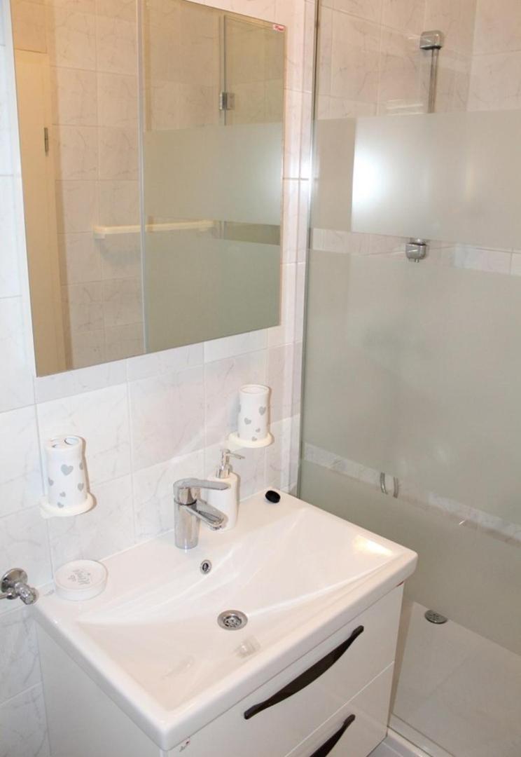 Apartment Bajuti Primosten Bagian luar foto