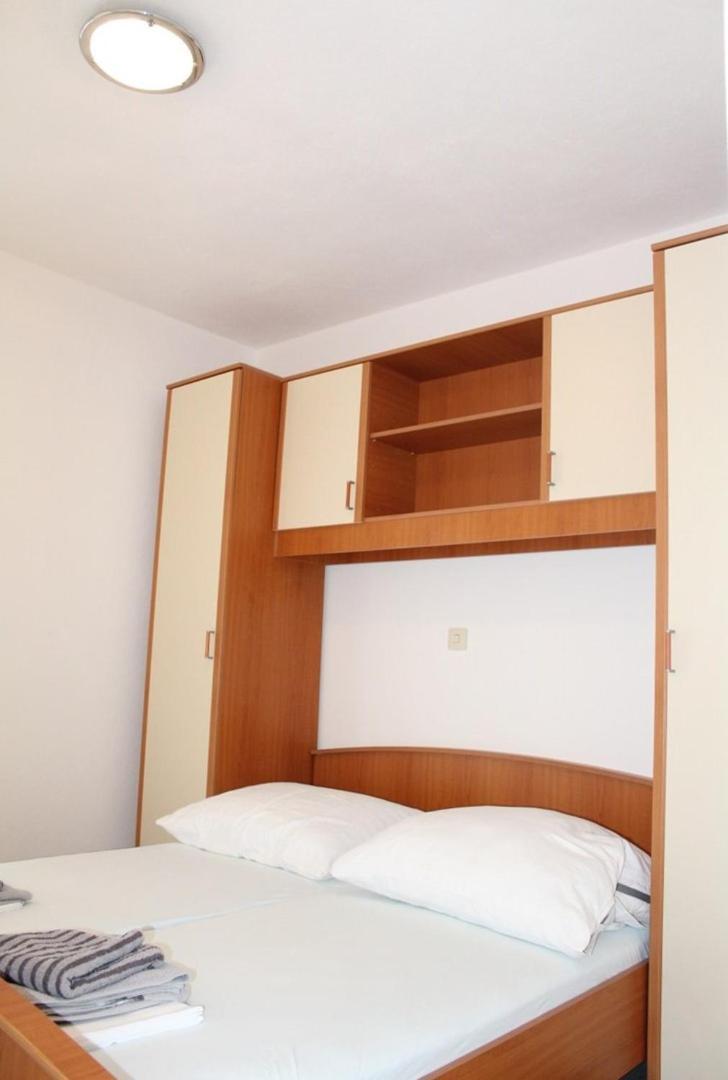 Apartment Bajuti Primosten Bagian luar foto